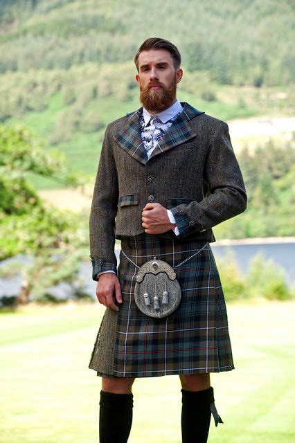 Montana Roué 7th Day Surprise Highland Fling Kilt outfits Men in