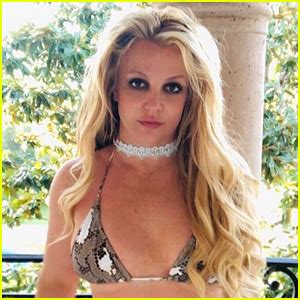 Britney Spears Shows Off Her Bikini Body Says She Cant Wait For