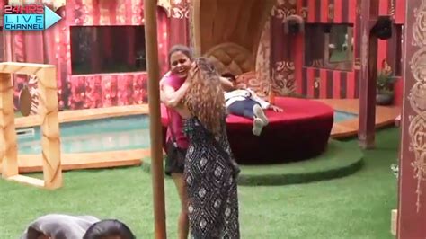 Bigg Boss 16 LIVE Archana Ne Priyanka Ke Sath Ye Kya Kar Diya