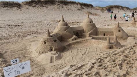 15 000 personnes au Concours des châteaux de sable des Îles Portail