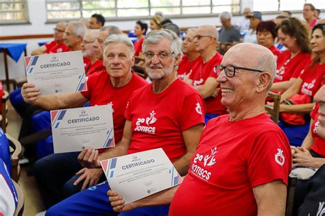 Auricchio homenageia atletas bicampeões dos Jogos da Terceira Idade de