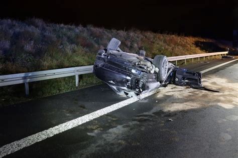 T Dlicher Verkehrsunfall J Hriger Pkw Beifahrer Stirbt An Der