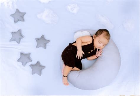 10 New Born Baby Photoshoot Themes and Concepts