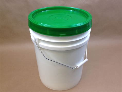 5 Gallon White Plastic Bucket With Green Teartab Gasketed Cover