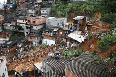 Sao Paulo hit by deadly landslides after heavy rains | Daily Sabah