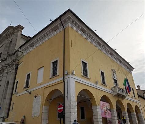 Palazzo Ex Monte Di Piet Edificio Storico