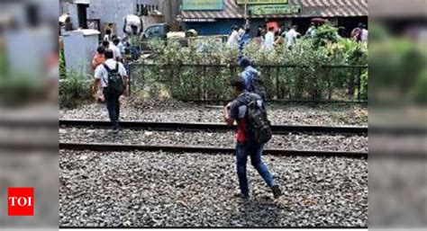 Jaywalkers a common sight at Mambalam railway station | Chennai News ...