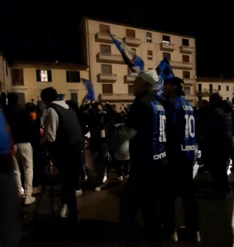 Prato In Cento In Piazza Mercatale Per Festeggiare Lo Scudetto Dell Inter