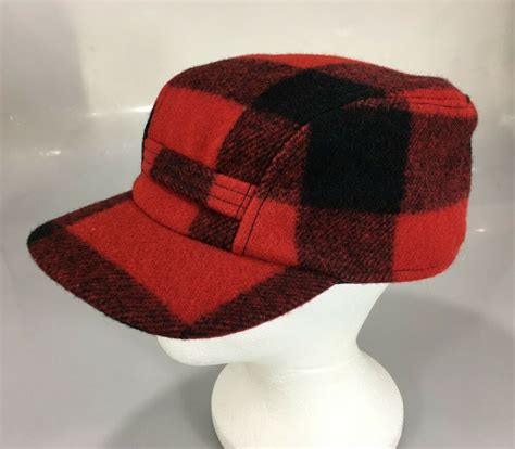 √ Red Hunting Hat With Ear Flaps Alumn Photograph