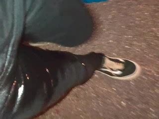 在公共场合撒尿牛仔裤和泥巴 Pornhub Gay