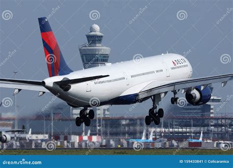 Vliegtuig Delta Airlines Dat Landt Op Luchthaven Schiphol AMS Van