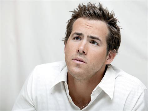 Ryan Reynolds HD wallpaper | 2560x1920 | #20704