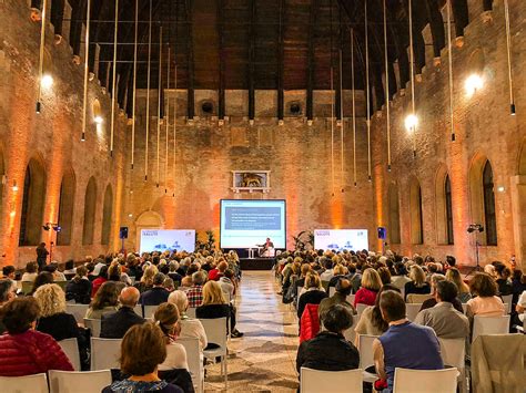 Allestimenti Per Conferenze Aziendali Presentazioni Inaugurazioni