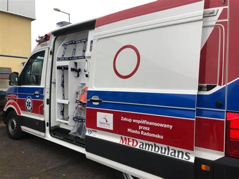 Szpital Powiatowy w Radomsku ma nowy ambulans Miasto dołożyło 200 tys