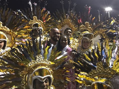 Leandro Vieira Carnavalesco Da Mangueira Nega Sua Sa Da Da Escola Em