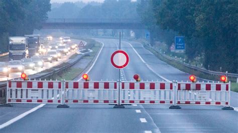 Autobahn Gesperrt A Zwischen Brugg Und Frick Zwei N Chte Zu News Srf