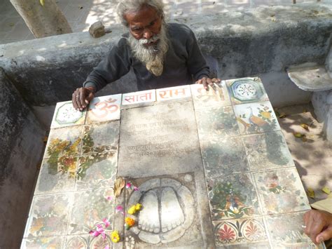 Shree Shree 1008 Tede Mede Baba Dharmashala Hatkoli