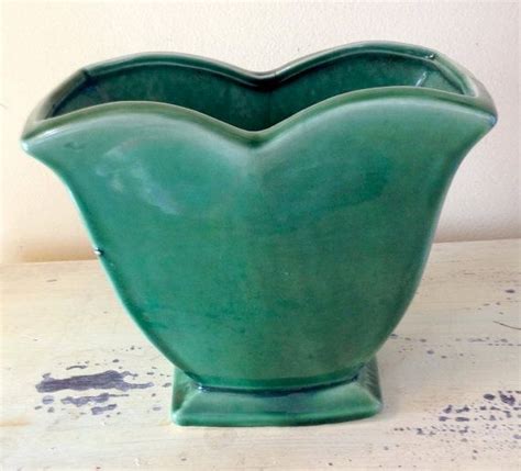 Vintage Vase Mccoy Green Tulip Glaze Pottery Ceramic Etsy Glazes For Pottery Pottery Mccoy