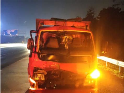 Diduga Sopir Ngantuk Truk Kecelakaan Di Tol Satu Orang Luka Berat