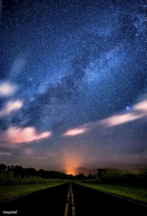 Milky Way crossing the night sky in Nawiliwili Hawaii, USA | free image ...