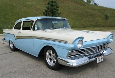 1957 Ford Custom 300 - Information and photos - MOMENTcar