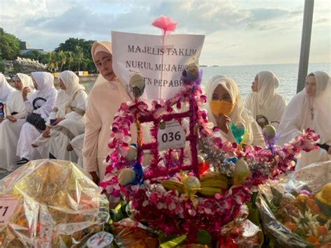 Ternyata Ini Alasan Telur Dan Batang Pisang Selalu Ada Saat Acara