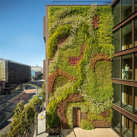 London S Largest Living Wall Will Combat Flooding