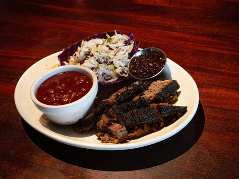 Wood Ranch slow smokes some truly sweet southern style meats – BruinLife