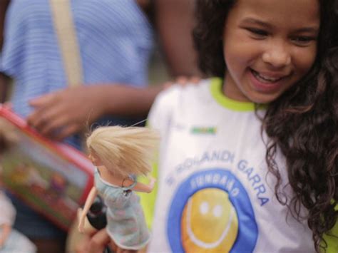 G Crian As Carentes S O Estimuladas A Doar Brinquedos Em Campanha No