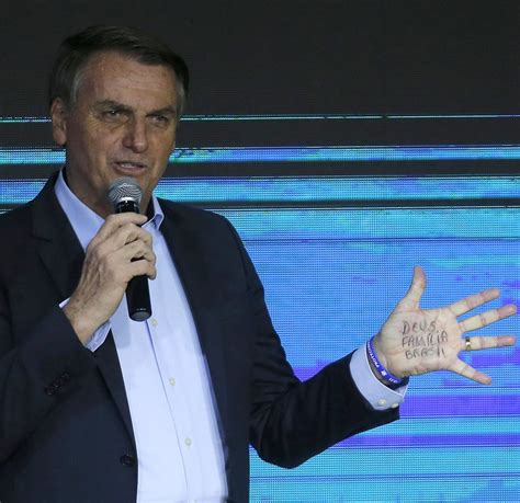 Bolsonaro Afirma Que Signatários Da Carta Pela Democracia Foram Omissos