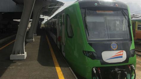 Foto Penumpang Kereta Minangkabau Ekspres Tak Cuma Mau Ke Bandara