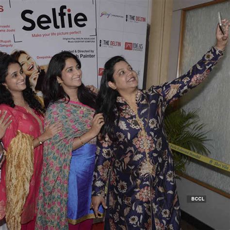 Guests At Paritosh Painters Play Selfie On April 1 2016 Photogallery