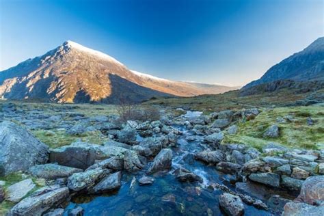 Hiking the Welsh 3000s Route: A Guide to the 15 Peaks Snowdonia Challenge