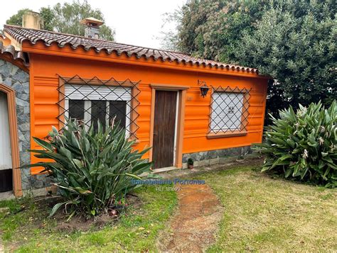 Venta Casa De Tres Dormitorios En Carrasco Norte Cw