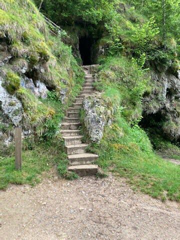 Jura Baume les Messieurs une octogénaire fait une chute mortelle