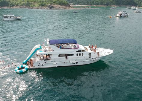 Rent Junk Boats In Hong Kong Set Sail On The High Seas Honeycombers