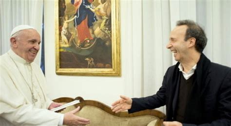 Benigni Show In Vaticano Il Comico Presenta Il Libro Di Papa Francesco