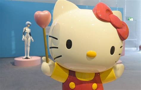 Hello Kitty Is Not A Cat Sanrio Admits Shes A British Girl Metro News