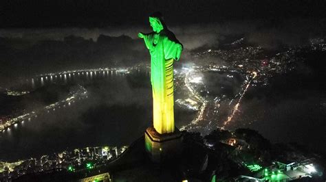 El Cristo Redentor Se Viste De La Canarinha Para Recordar Los A Os