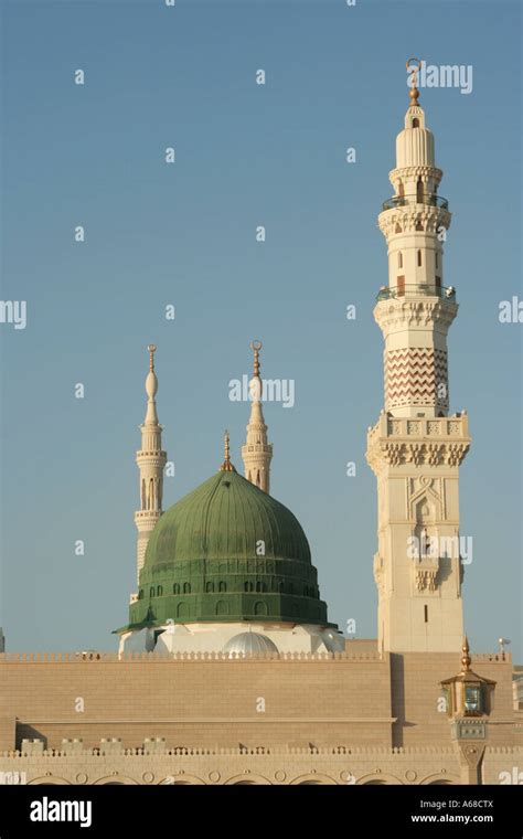 Green dome mosque in medina hi-res stock photography and images - Alamy