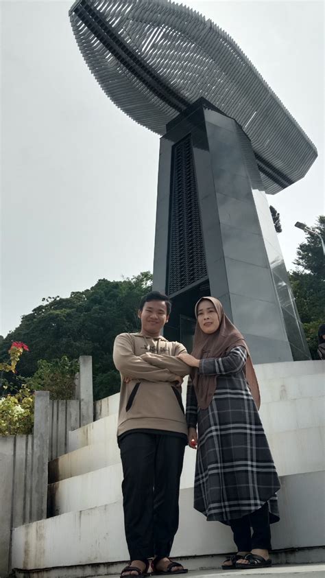 75 Tugu Monumen Nasional KM Sinar Bangun