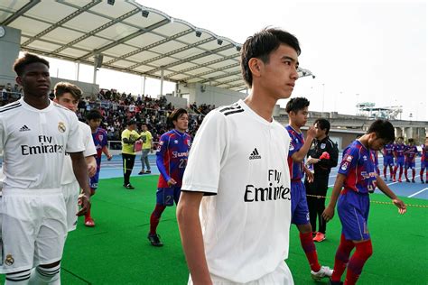 《驚異の切り返し》幼馴染の“ピピ”中井卓大も「ナイスゴール！」 静岡学園mf古川陽介が選手権で与えた衝撃と、叶わなかった「打倒・青森山田」（3