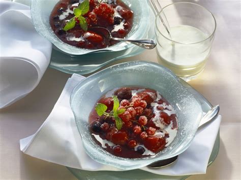 Rote Gr Tze Mit Gemischtem Beeren Rezept Eat Smarter