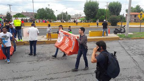 Manifestantes Bloquean La Avenida Salvador Nava A La Altura De La UAM