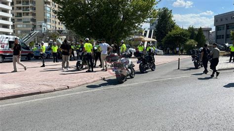 Konyada Polis Motosikleti Ile Motosiklet Arp T Yaral Lar Var