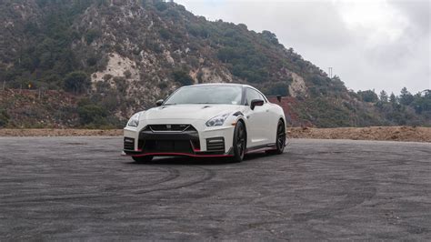 First Drive Review 2020 Nissan GT R Nismo Proves Godzilla Gets Better