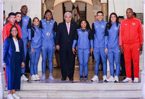 Presidente Mulino Recibe A Atletas Ol Mpicos Y Condecora A Medallista