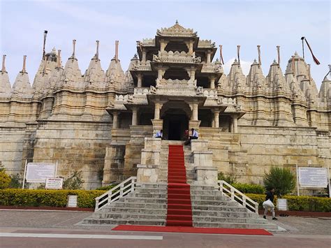 Ranakpur Temple | Ranakpur Jain Temple Mystery - Famous Temples Of India