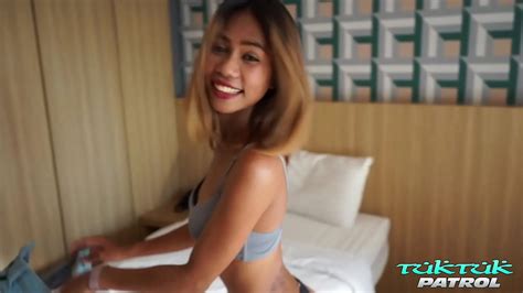 Clip Sex Tuktukpatrol Slim Bangkok Thai Babe Stuffed Full Of Dick Tuoi