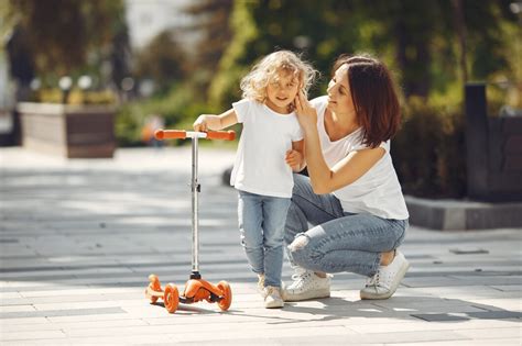 Hulajnogi Dwuko Owe Dla Dzieci Poradnik Dla Rodzic W Na Co Zwr Ci